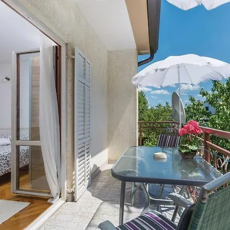 Apartman Alma *