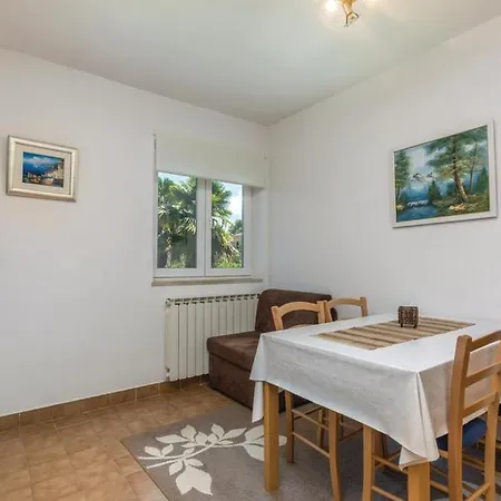 Alma Apartman *