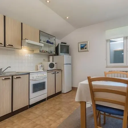 Alma Apartman *