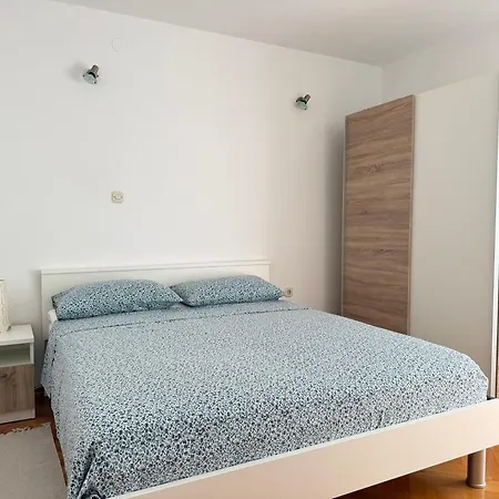Apartman Alma *